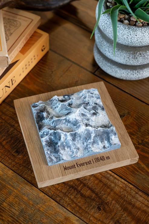 Mount Everest makieta malowany szczyty górskie prezent dla miłośników gór