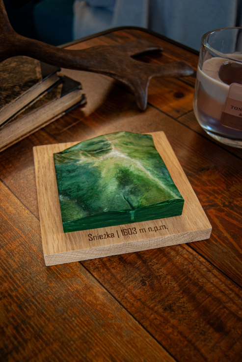 Śnieżka magnes malowany szczyty górskie prezent dla miłośników gór